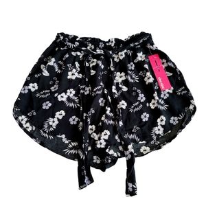 NWT Cute Summer Paper Bag Waisted Shorts Large